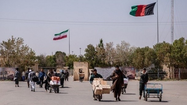 دلار در شهرهای مرزی، ارزان تر از مرکز کشور است