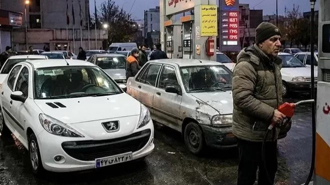 افزایش قیمت بنزین سهمیه‌ای فعلا منتفی است