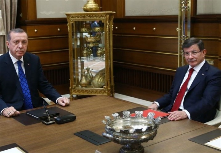 داوود اوغلو، کناره‌گیری یا برکناری؟