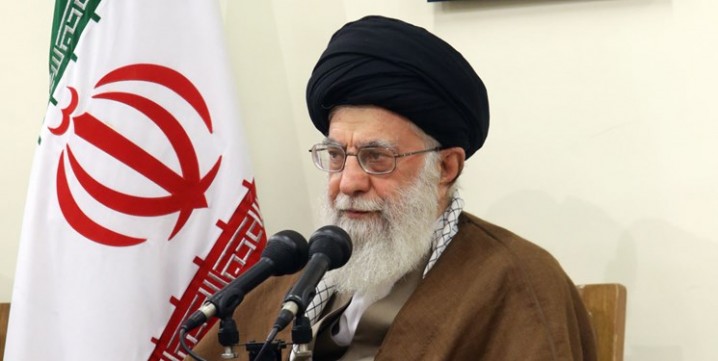 اگر روحیه جهاد و شهادت گسترش یابد گرایش به شرق و غرب رخت برخواهد بست