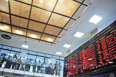 زمان اعلام قیمت های جدید توسط قیمت نویسان و تحلیل معاملات و وضعیت قیمت ها + اطلاعیه عرضه مواد پلیمری و شیمیایی در بورس کالا 5 بهمن ماه 