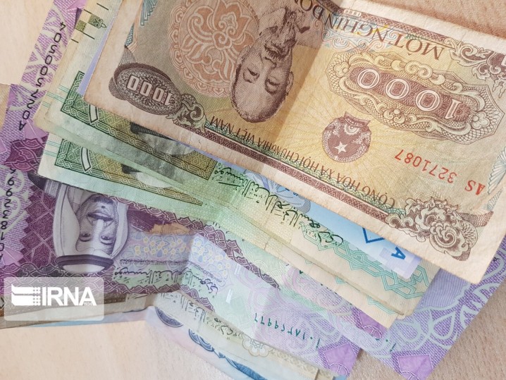 ریزش نرخ رسمی ۱۶ ارز در آغاز پاییز