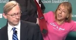 هوک باز هم خواستار مذاکره با ایران شد