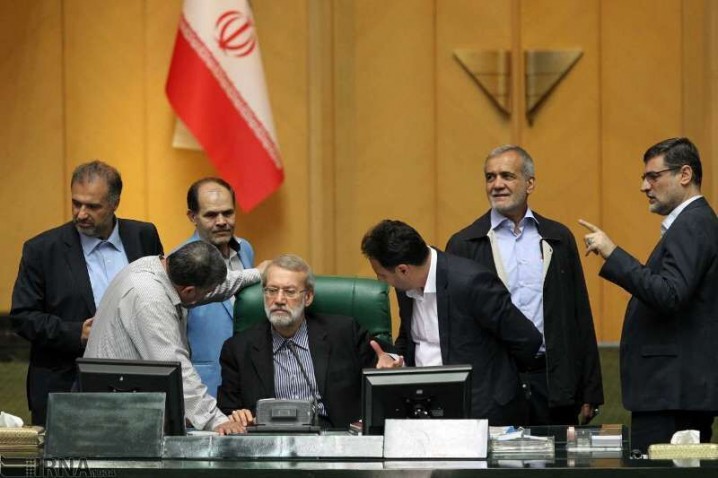 لاریجانی: مرکز پژوهش ها سریع تر گزارش بیانیه گام دوم را ارائه کند