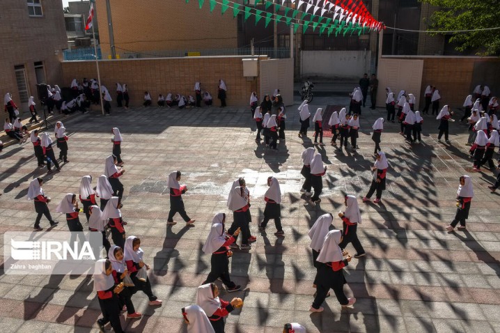 چتر حمایتی همزمان دولت بر کیفیت نظام آموزشی و معیشت فرهنگیان