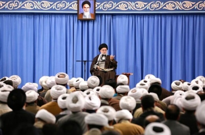 رهبر انقلاب: اگر توان مدیریتی ندارید، مسئولیت نپذیرید