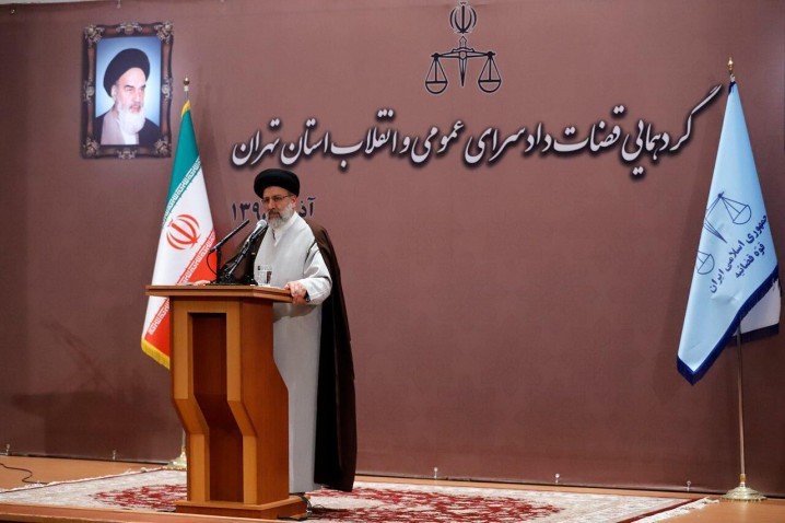 رئیس قوه قضاییه: بازداشت افراد برای جمعآوری ادله ممنوع است