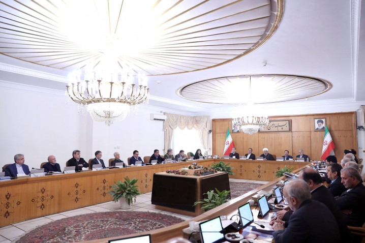 روحانی: هیچ کس بالاتر از قانون و مردم نیست