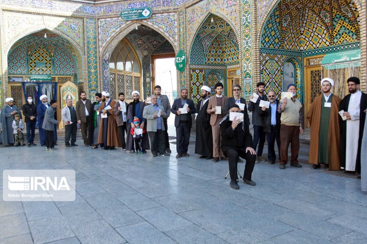 مردم چگونه پای صندوق‌های رای می‌آیند؟