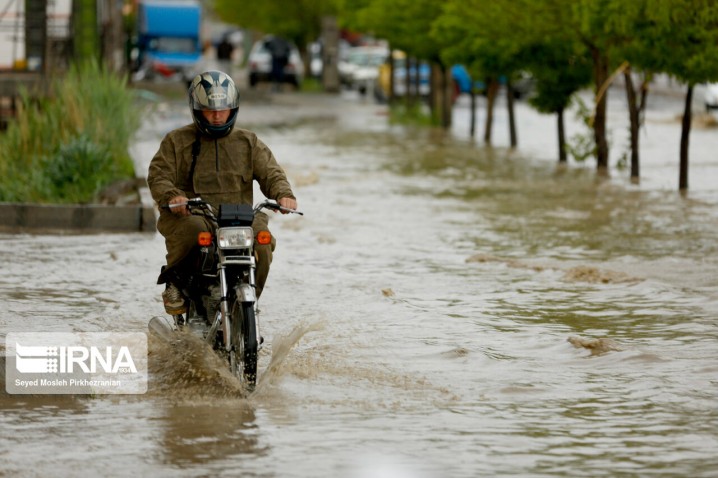 تداوم بارش باران و احتمال سیلاب در برخی استان/ وزش باد شدید و خیزش گردوخاک در بیشتر مناطق