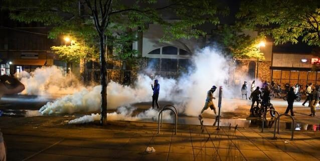 موج اعتراض‌ها در ایالت مینه سوتا آمریکا به خشونت پلیس