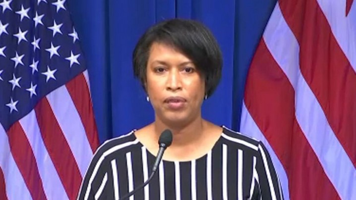 شهردار واشنگتن ترامپ رئیس جمهوری بیکفایت دانست