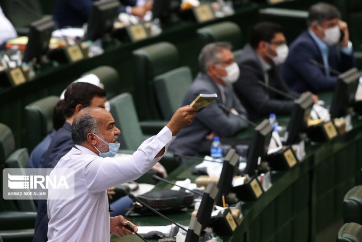 چه کسی از رویکرد جناحی به سیاست خارجی سود می‌برد؟