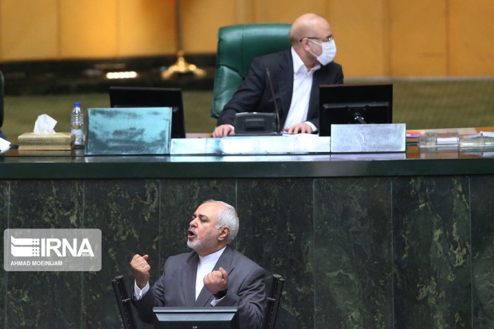 استقبال پرحاشیه مجلس یازدهم از ظریف، مستمسک رسانه‌های معاند