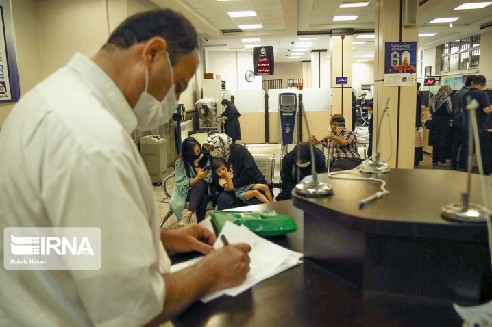 فعالیت شعب بانکی در مناطق قرمز با نیمی از کارکنان