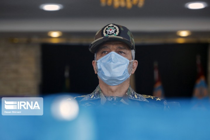 فرمانده کل ارتش: توان پهپادی ارتش، برگ برنده نیروهای مسلح است