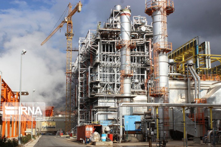 درآمد ۲۱.۵ میلیارد دلاری صنعت پتروشیمی در سال ۱۴۰۰