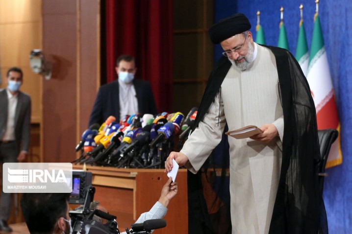 چشم‌انداز چهار سال پیش رو، نگاهی به وعده های رئیس جمهوری منتخب