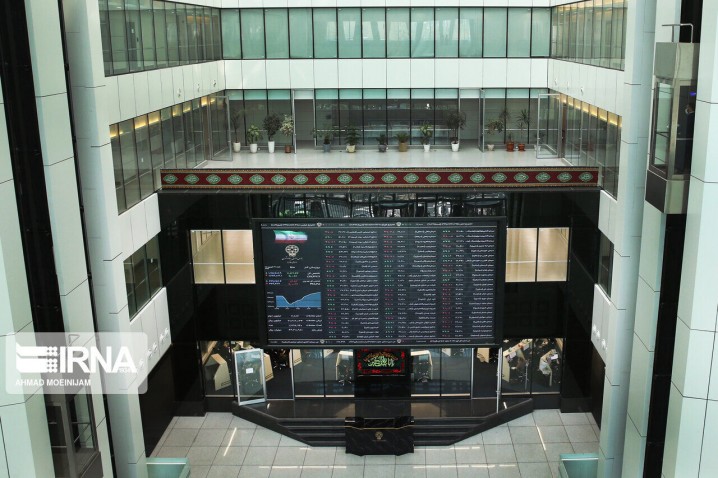 اقدامات اشتباه دولت قبل زمینه ساز ریزش بورس در دو سال گذشته بود