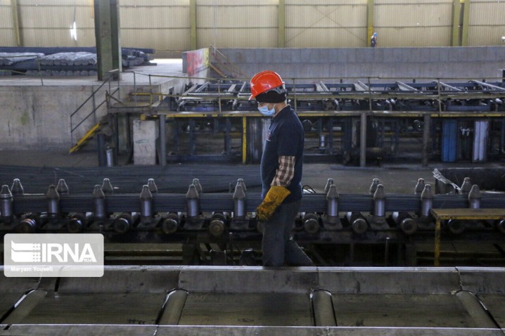 تولیدکنندگان فولاد برای کمک به تحقق برنامه نهضت ملی مسکن آماده‌اند