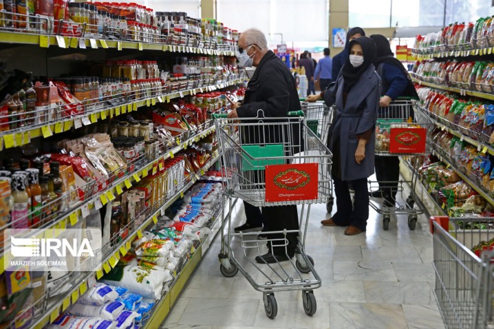 تورم مواد خوراکی نسبت به اوج دولت قبل نصف شد/ کاهش آهنگ رشد تورم، نقدینگی و پایه پولی در دولت سیزدهم