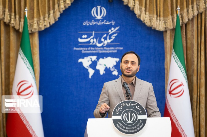 مالیات ۵۵۰هزار کسبه صفر است/ هیچ برنامه‌ای برای گرانی بنزین نداریم/ رئیس ستاد کل نیروهای مسلح عضو شورای‌عالی ایرانیان شد