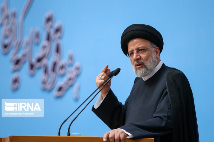 جای پای نفاق در هر فتنه‌ای دیده می‌شود/ انقلابی‌ها آگاه باشند