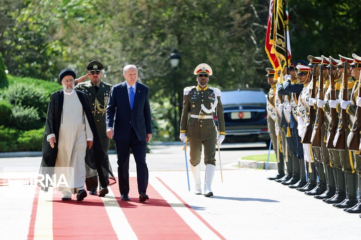 «اردوغان» مورد استقبال رسمی آیت‌الله رئیسی قرار گرفت