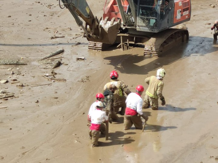 انتقال ۵۰۰ حادثه دیده سیل در منطقه امامزاده داود تهران به مناطق امن/۴ فوتی ۹ مصدوم