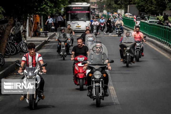 طرح ۱۰ پلیس/ بستن راه ورود موتورسیکلت به خط ویژه تا خط‌کشی و نصب تابلوها