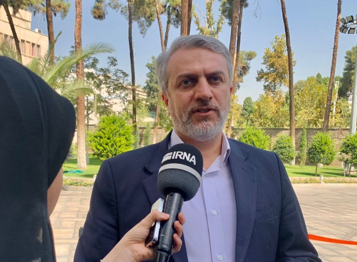 فاطمی امین: روند اجرایی واردات خودرو آغاز شد/ به استیضاح نگاه مثبت دارم