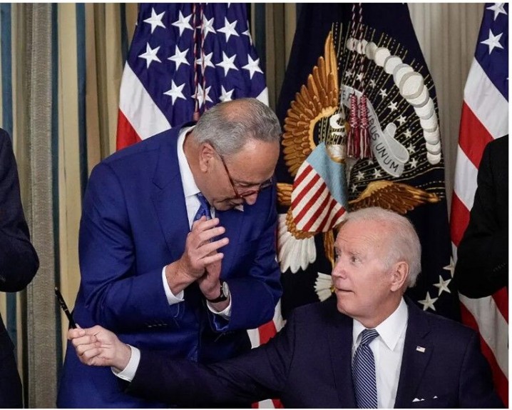 هشدار وال استریت ژورنال درمورد عواقب پیروزی دموکرات‌ها در انتخابات میاندوره ای