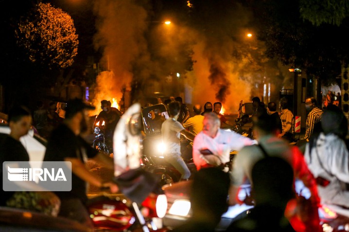 دشمنان با اُردوکشی خیابانی دنبال امتیاز گرفتن در مذاکرات هستند/ هدف نهایی تجزیه ایران است