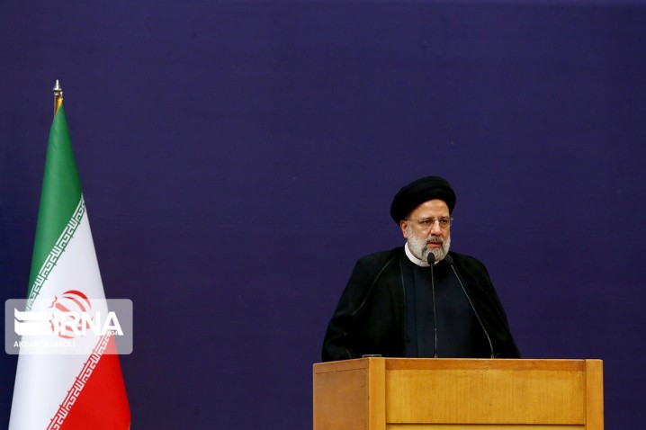 شایعه پراکنان و دروغ پردازان همچون منافقان هستند/بسیاری از خواص در قضایای اخیر مردود شدند