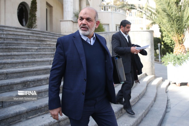 وزیر کشور: تذکر لسانی آمران معروف کفایت می‌کند / بقیه کار به ضابطین سپرده شود