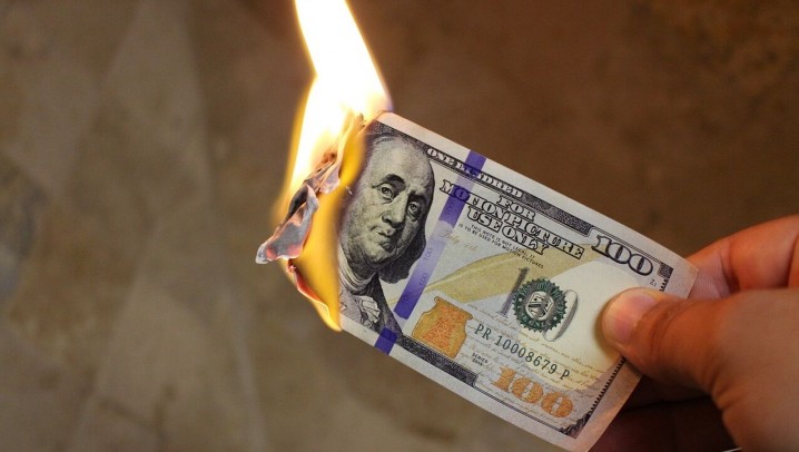 روایتی از یک خبرI دست رد جهان به سینه دلار