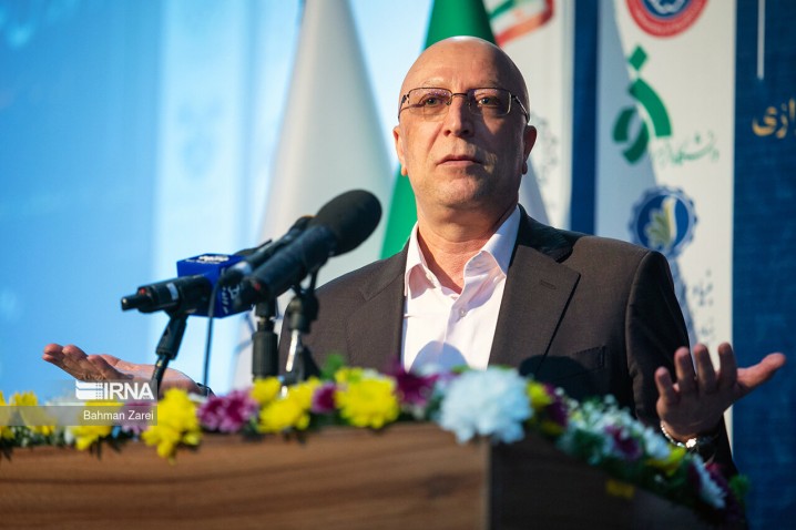 وزیر علوم: اساتید دانشگاه سرمایه‌های کشورند؛ نباید به آنها ظلم شود