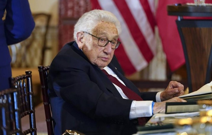 هشدار کیسینجر به آمریکا و چین درباره پرتگاه جنگ جهانی سوم