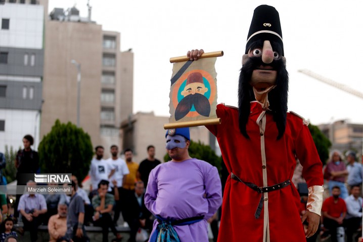 هشتمین روز از جشنواره نمایش عروسکی با چهار نمایش صحنه‌ای