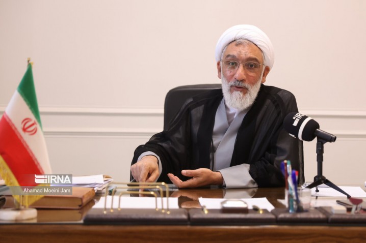 بسیاری از مشاورینم در مراکز مهم ملی مسئولیت دارند/ از نامشان تبلیغات انتخاباتی نمی‌کنم