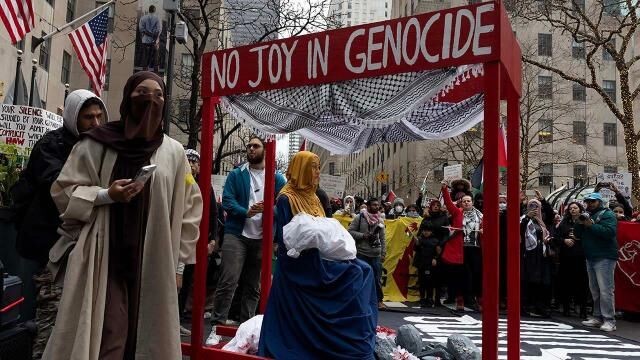 فریاد توقف «نسل‌کشی» در غزه؛ معترضان آمریکایی خواستار پاسخگویی دولت بایدن شدند+عکس