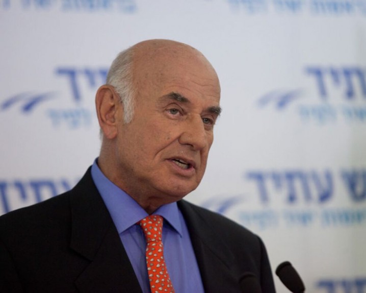 مقام اسبق صهیونیست: تعدد جبهه‌ها مشکل اسرائیل را دو چندان کرده است