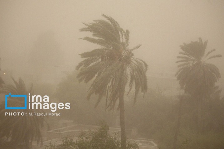 گرد و خاک تا امشب فروکش می‌کند/ عربستان و عراق، کانون خیزش گرد و غبار