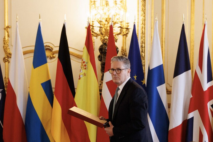 سایه تعرفه‌های ترامپ بر اقتصاد جهانی / انگلیس برای تشکیل ائتلاف بین‌المللی دست‌به‌کار شد