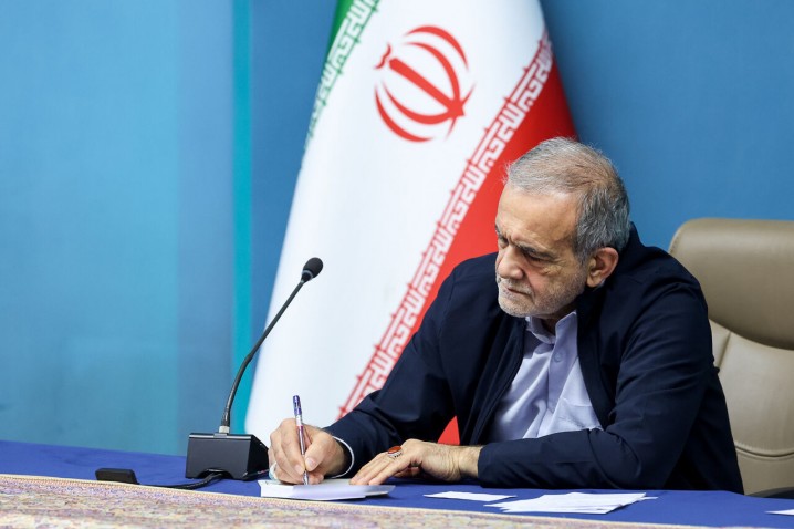 رئیس جمهوری: خوی می‌تواند کانونی جهانی برای بازشناسی میراث شمس و مولانا باشد