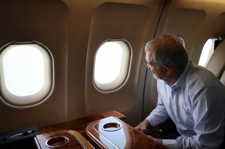 رئیس دولت وفاق در کنار مردم و پایدار به عهد