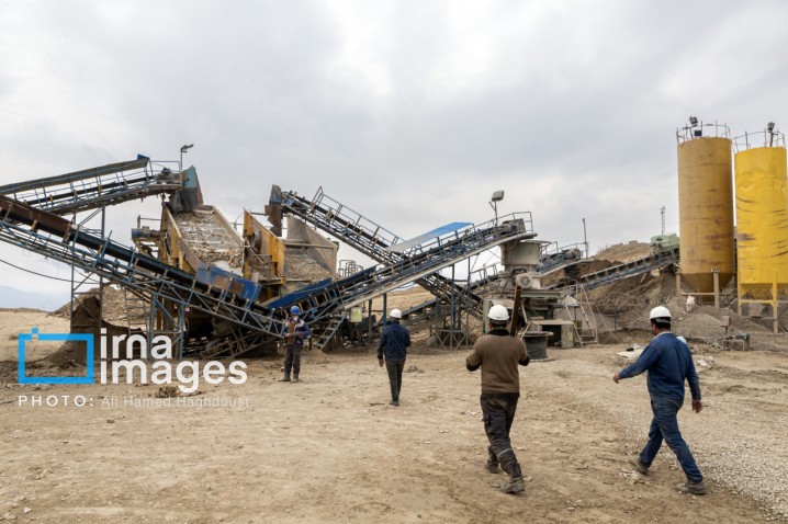 استخراج و تولید معادن حتی یک روز هم در جنگ تحمیلی اخیر تعطیل نشد