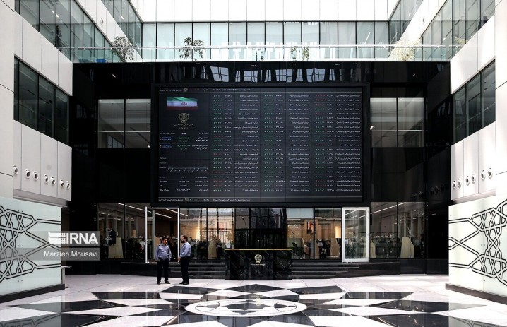 پیش‌بینی بازگشت نقدینگی به بازار سهام/ جهش نرخ ارز نخواهیم داشت