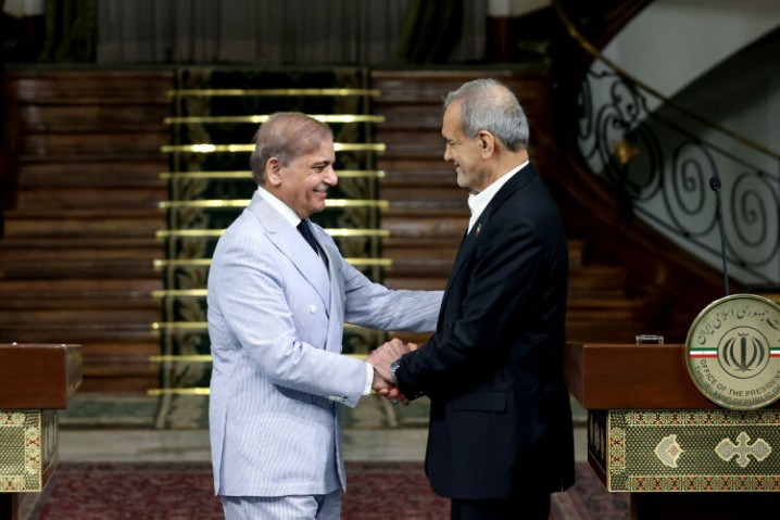 سفر پزشکیان به اسلام‌آباد از نگاه رسانه‌های پاکستانی