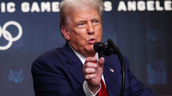 تعرفه ۱۰۰ درصدی؛ تهدید «ترامپ» علیه تولیدکنندگان تراشه‌ و نیمه‌رساناها